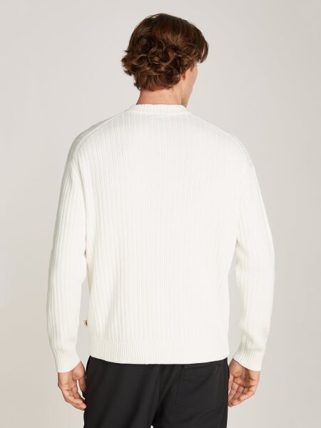 LINEAR SWEATER