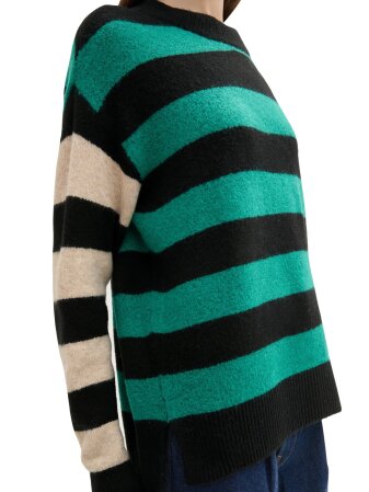 stripe patch pullover