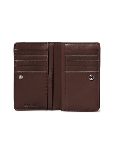 CK DAILY MD BIFOLD_MONO